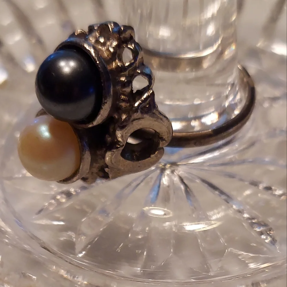 Vintage 10k WG Plated Silver White & Black Pearls Chunky Adjustable Ring RARE
